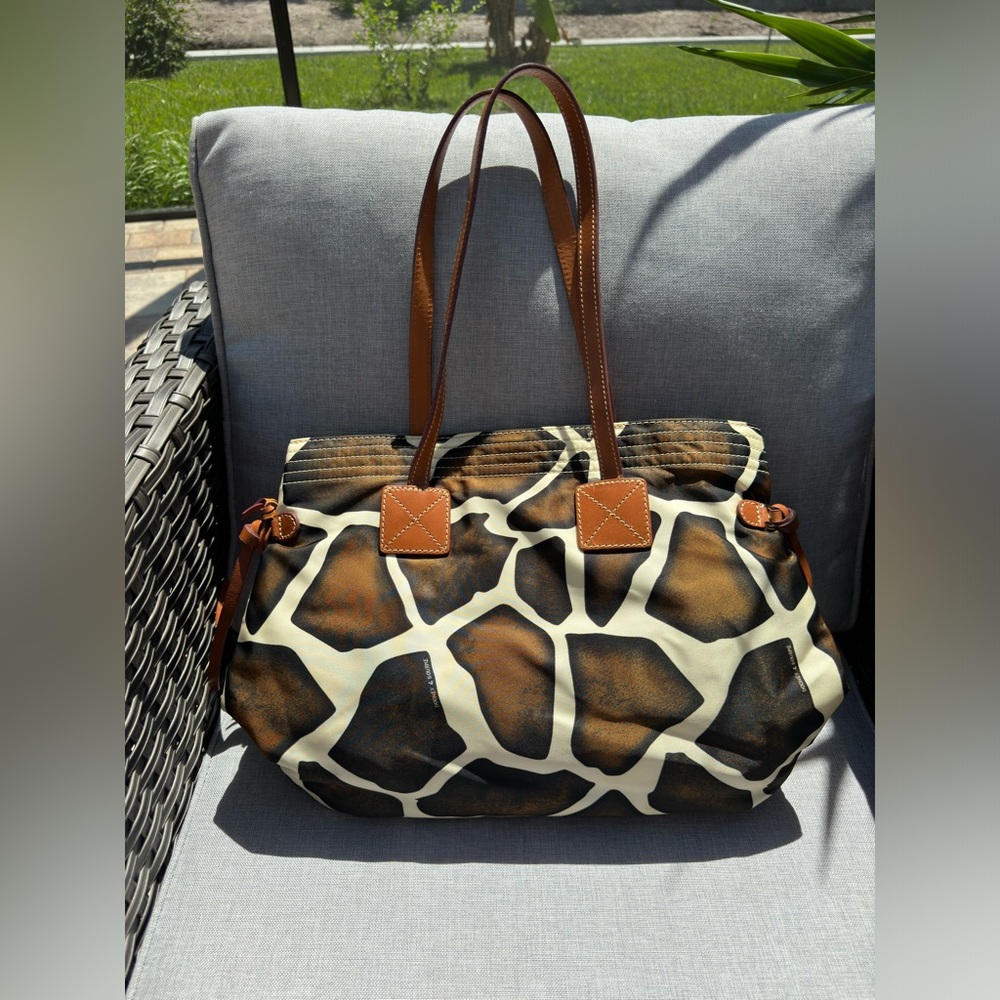 Beautiful Giraffe Dooney & Bourke - Picture 2 of 2